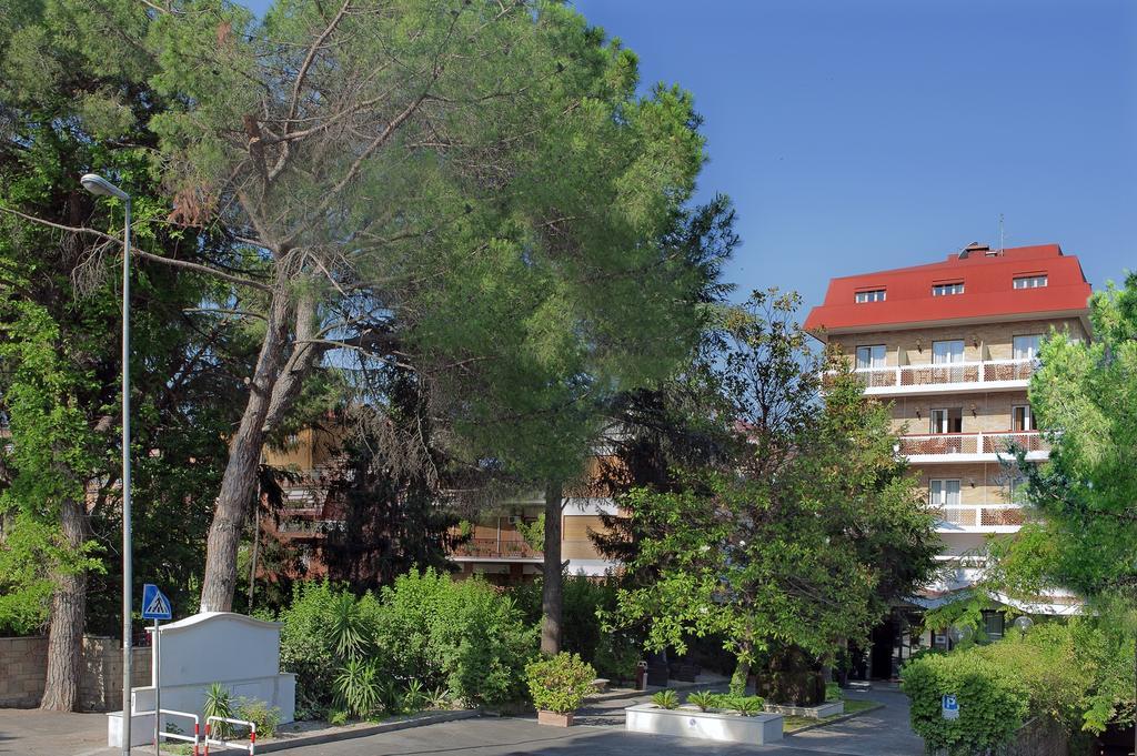 Pinewood Hotel Roma Exterior foto