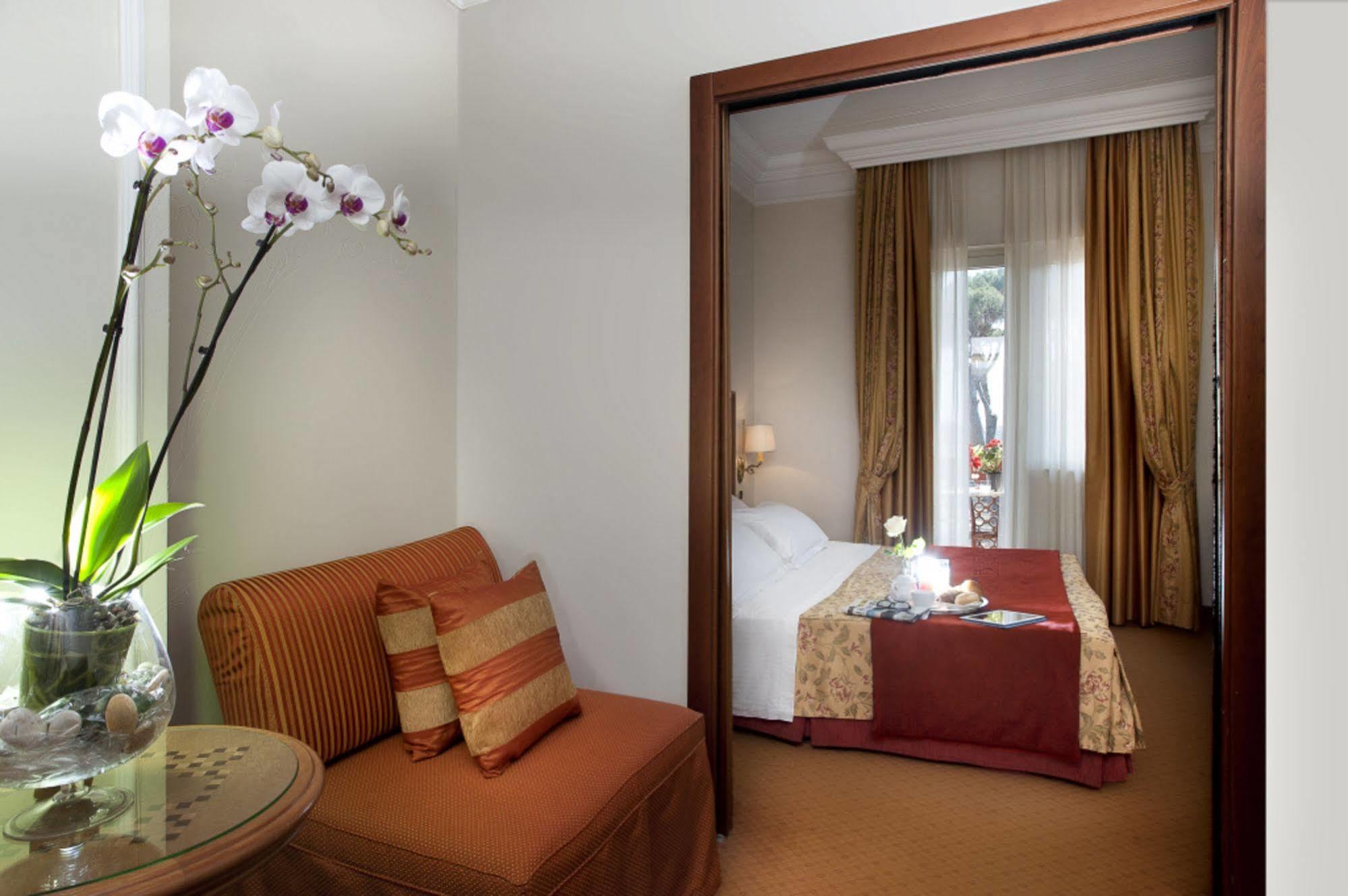 Pinewood Hotel Roma Exterior foto