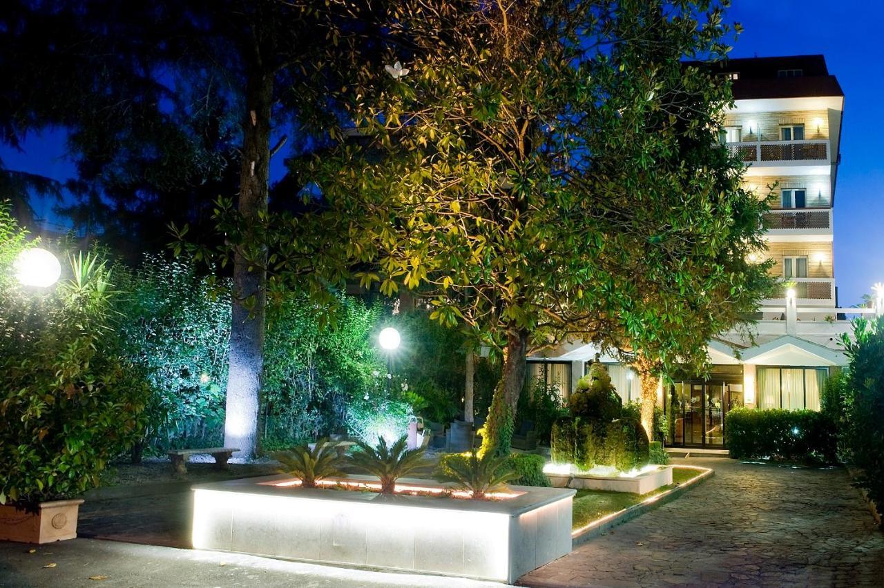 Pinewood Hotel Roma Exterior foto
