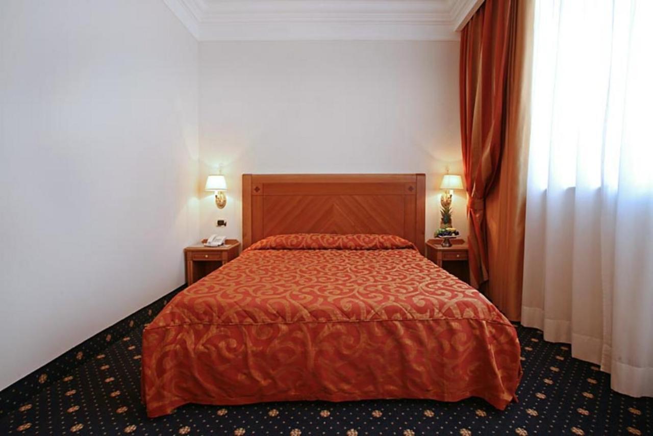 Pinewood Hotel Roma Exterior foto